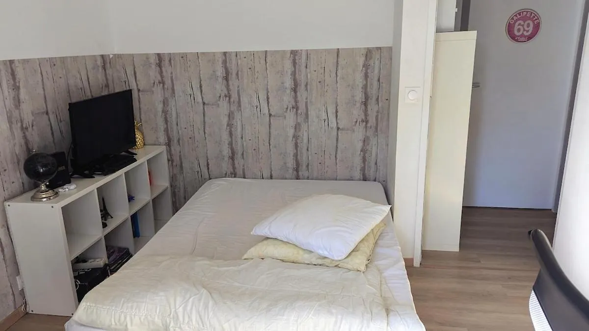 Vila Wooden House Douarnenez 0*,  Francie